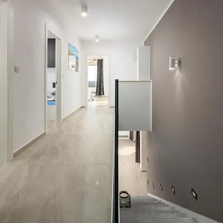 Villa Bura *